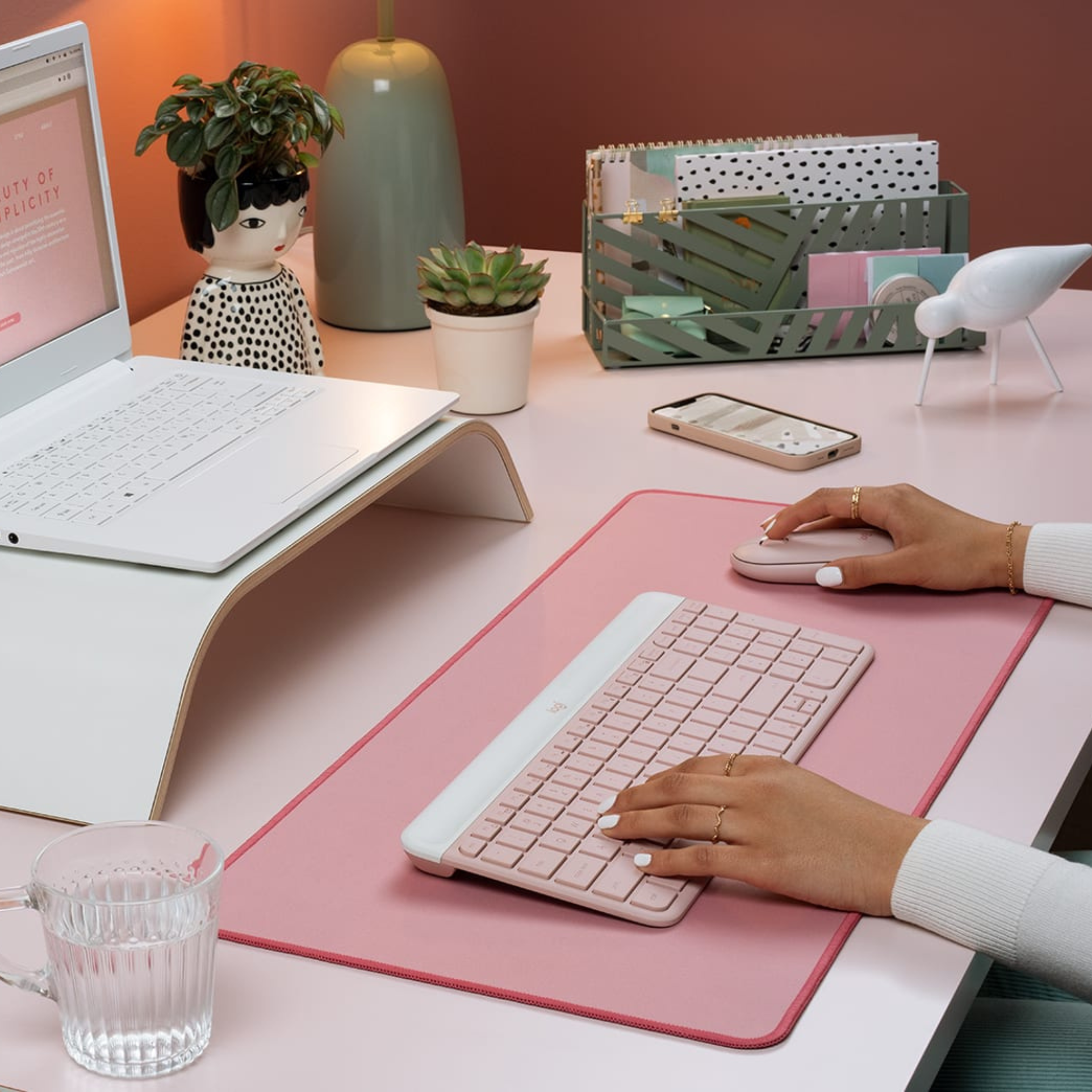 Teclado y Mouse Inalámbrico Logitech MK470 Slim Rosa