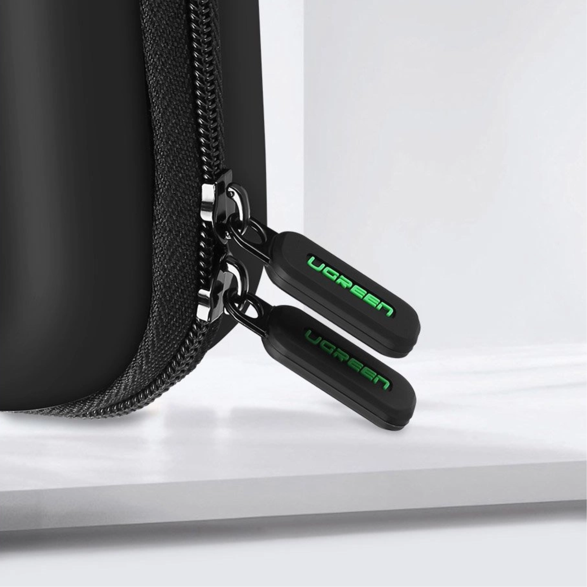UGREEN Estuche para Disco Duro HDD o SSD de 2.5" y Accesorios (50274)